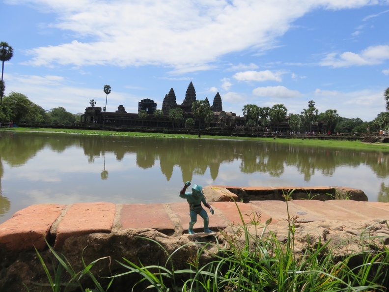 The Gorn with Angkor Wat